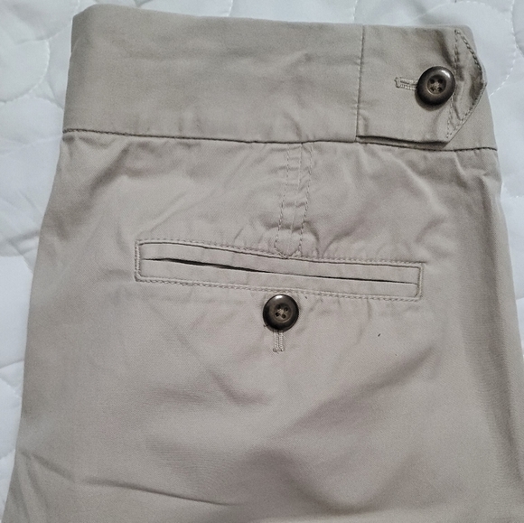 Gap Mens Classic Casual Shorts Size 8 In Khaki - Picture 7 of 9
